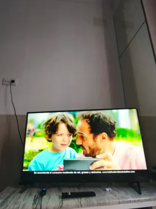 2 Televisores Smart TDT 32cm y 43cm