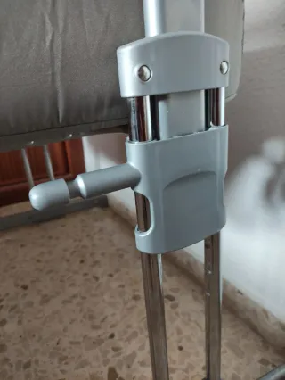 Minicuna colecho Safety 1st gris