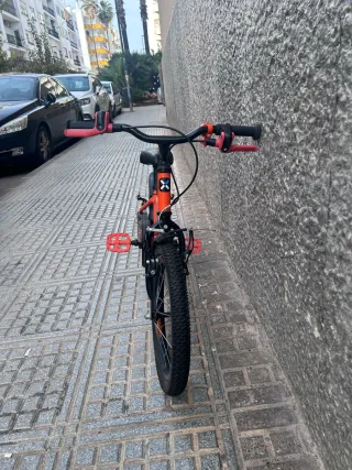 Bicicleta infantil Btwin naranja