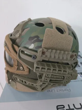 Casco Táctico Camuflaje con Máscara