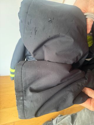 Tuta sci Diesel nera e gialla  8 anni