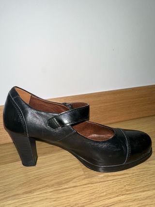 Zapatos negros tacón charol talla 40
