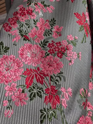 Traje de Fallera y sus zapatos a juego.