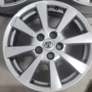 Llantas Toyota Avensis 17
