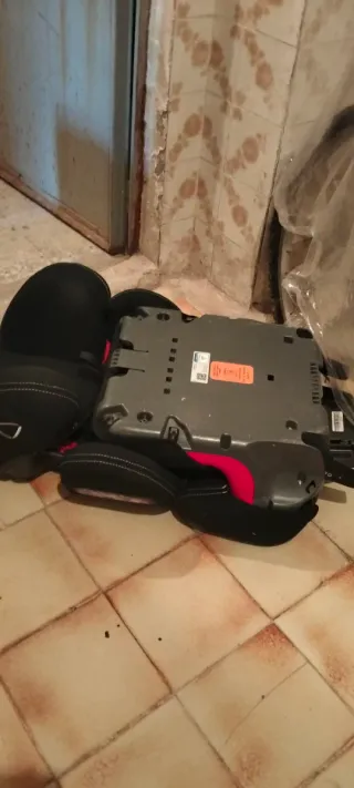 Silla de auto negra grupo 2-3