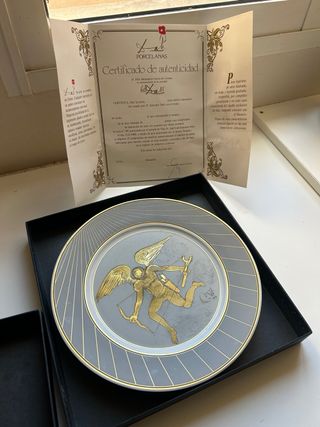 Plato Porcelana Salvador Dalí .3 platos