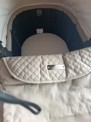 Carrito de bebé casi sin uso