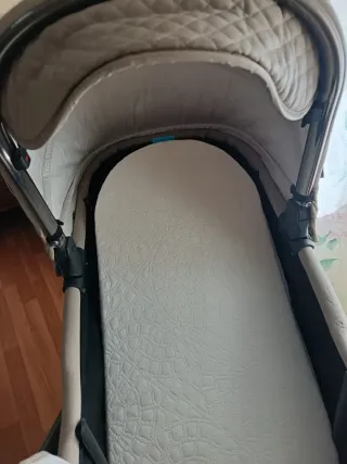 Carrito de bebé casi sin uso