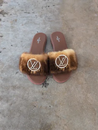 Chanclas Louis Vuitton Mujer Marrón y Dorado