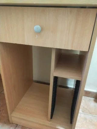 Escritorio madera con cajón