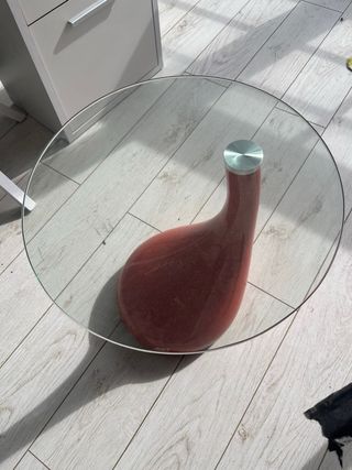 Mesa auxiliar cristal y pie naranja