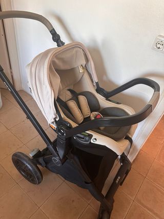 Carrozza Jane: passeggino, seggiolino auto e ovetto