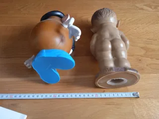 Lote figura Mr. Potato y hucha niño meón