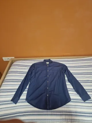 Camisa azul de botones talla 3M