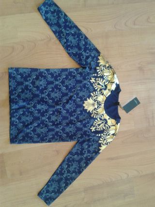 Camiseta manga larga diseño floral