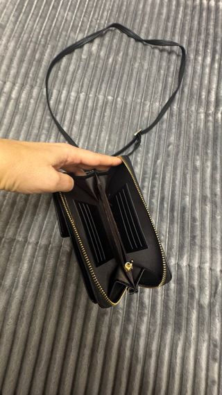 CARTERA BANDOLERA NEGRA