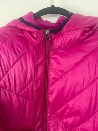 Chaqueta Columbia Rosa con Capucha