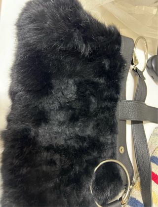 Cazadora piel conejo con bolso y monedero a juego