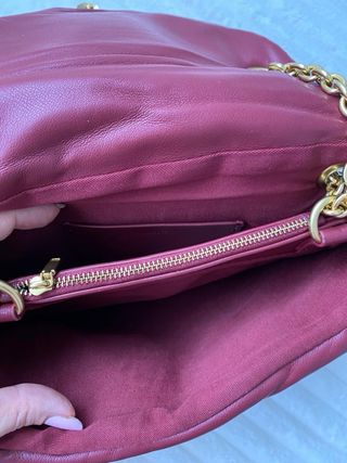 Bolso granate acolchado Mango con cadena dorada