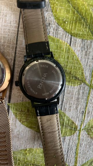 Relojes Pontina Negro y Dorado