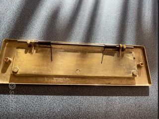 Buca/placca per lettere in ottone nuova