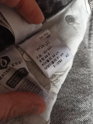 Pantalón Levi's Mom Jeans Gris