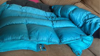 Chaqueta de plumas azul