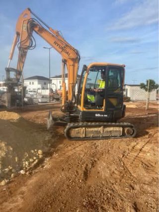 Minigiratoria Hyundai 6 Toneladas Giratoria