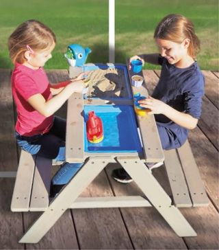 Mesa de picnic de madeira para crianças