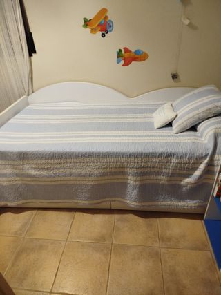 Cama infantil con cajones y colchón