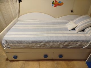Cama infantil con cajones y colchón