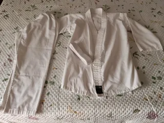 Kimono Karate Blanco niñ@ de 1,40 de altura.