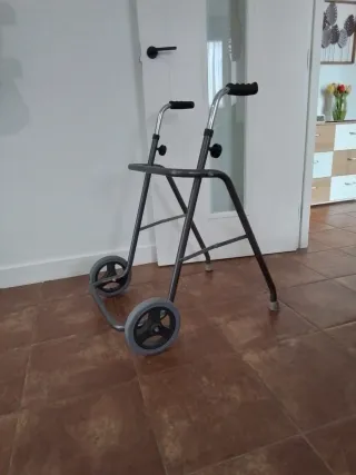 Andador para adultos con ruedas