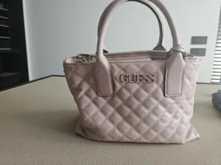 Bolso Guess Rosa Acolchado