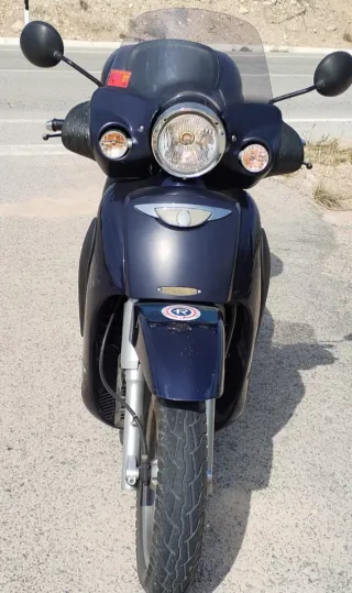Aprilia Scarabeo 250 Scooter Azul