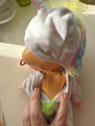 Muñeco Bebé Llorón con Pijama Arcoíris