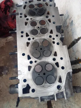 Culata e inyectores YD22 Nissan