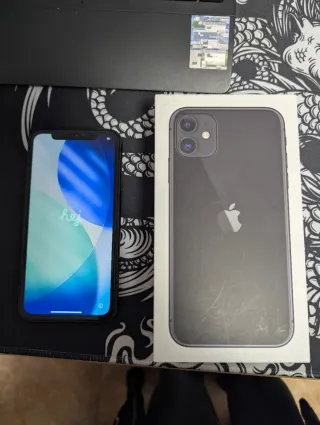 iPhone 11 64GB con caja y auriculares