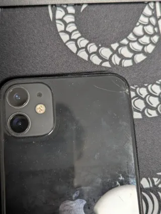 iPhone 11 64GB con caja y auriculares