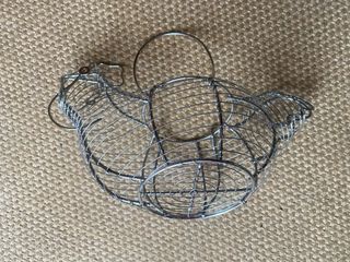 Cesta Metal Pequena Galinha Ovos
