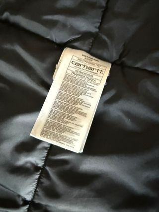 Parka Carhartt Negra y Marrón con Capucha