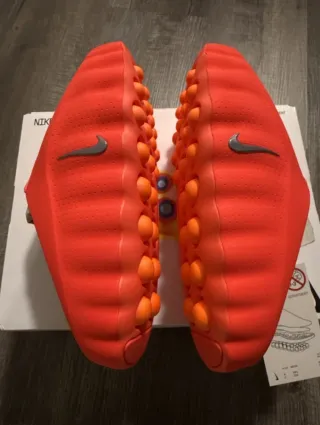 Nike Mind 001 Solar Red Mujer