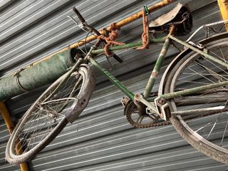 Bicicleta antigua ideal para restaurar