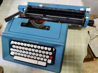 Máquina de escribir Olivetti Studio 46 Azul