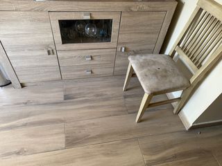 Aparador y 4 Sillas Comedor