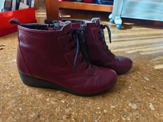 Botines piel burdeos