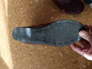 Botines piel burdeos