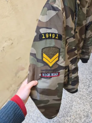 Chaqueta Militar Pull and Bear Camuflaje