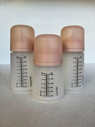 Set 3 Biberones Suavinex y piezas de repuesto