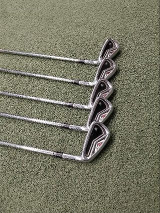 Juego de hierros Taylormade R9 con varilla de acero 5.5